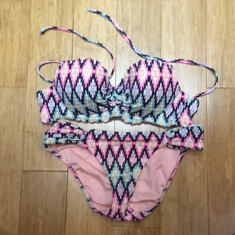 Victoria’s Secret bikini